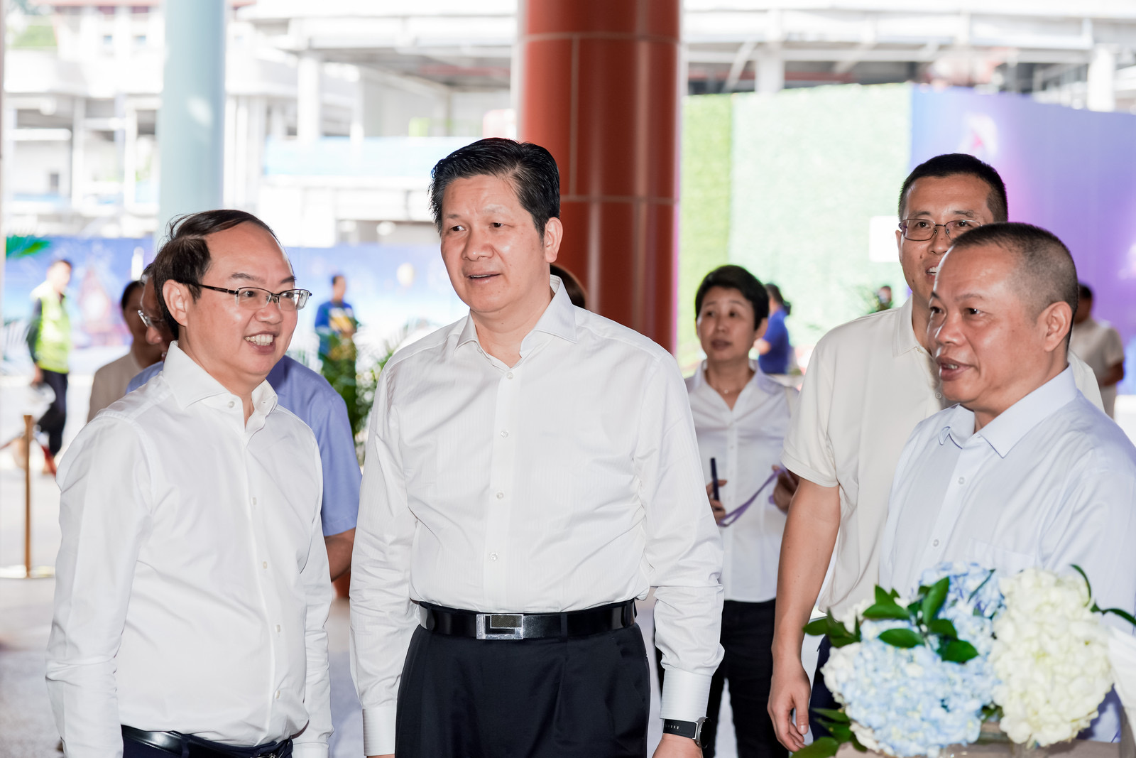 5.陈建光与九游会老哥俱乐部登录子企业负责人等进行交流